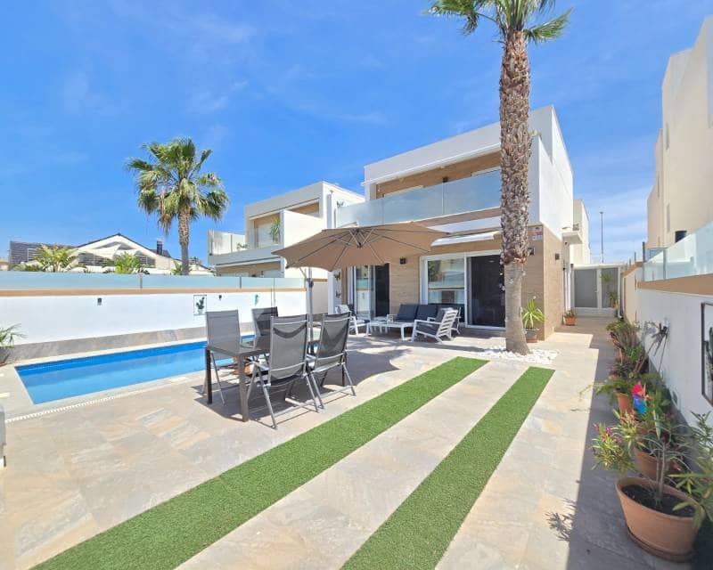 3 soveværelse Villa til salg i Pilar de la Horadada med swimmingpool garage - € 450.000 (Ref: 9821226)