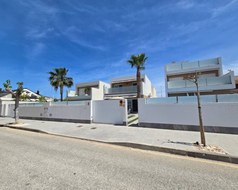 3 soveværelse Villa til salg i Pilar de la Horadada med swimmingpool garage - € 450.000 (Ref: 9821226)