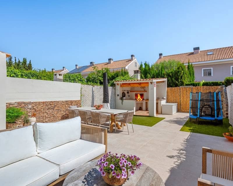4 bedroom Terraced Villa for sale in Playa de San Juan with pool garage - € 669,000 (Ref: 9823786)