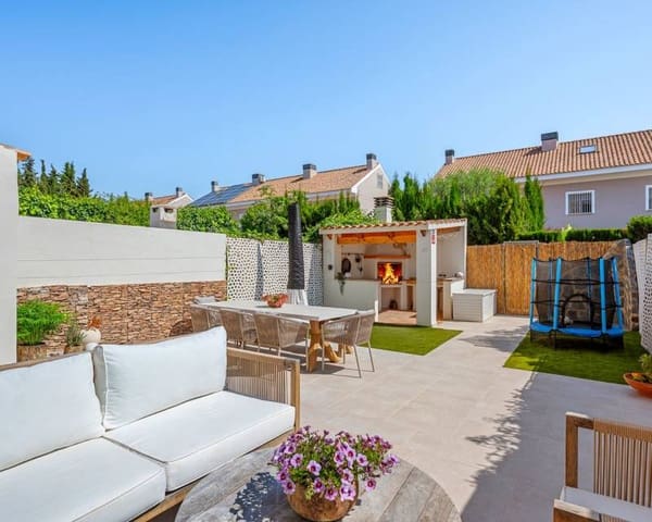 4 soveværelse Rækkehus til salg i Playa de San Juan, Alicante by med swimmingpool garage - € 669.000 (Ref: 9823786)