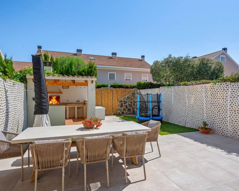 4 bedroom Terraced Villa for sale in Playa de San Juan with pool garage - € 669,000 (Ref: 9823786)