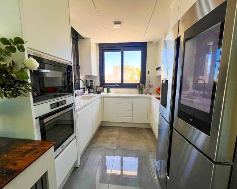 3 makuuhuone Huvila myytävänä paikassa Los Balcones mukana uima-altaan 
autotalli - 620 000 € (Ref: 9832772)