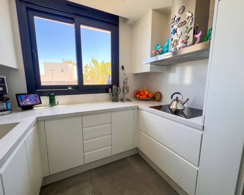 3 makuuhuone Huvila myytävänä paikassa Los Balcones mukana uima-altaan 
autotalli - 620 000 € (Ref: 9832772)