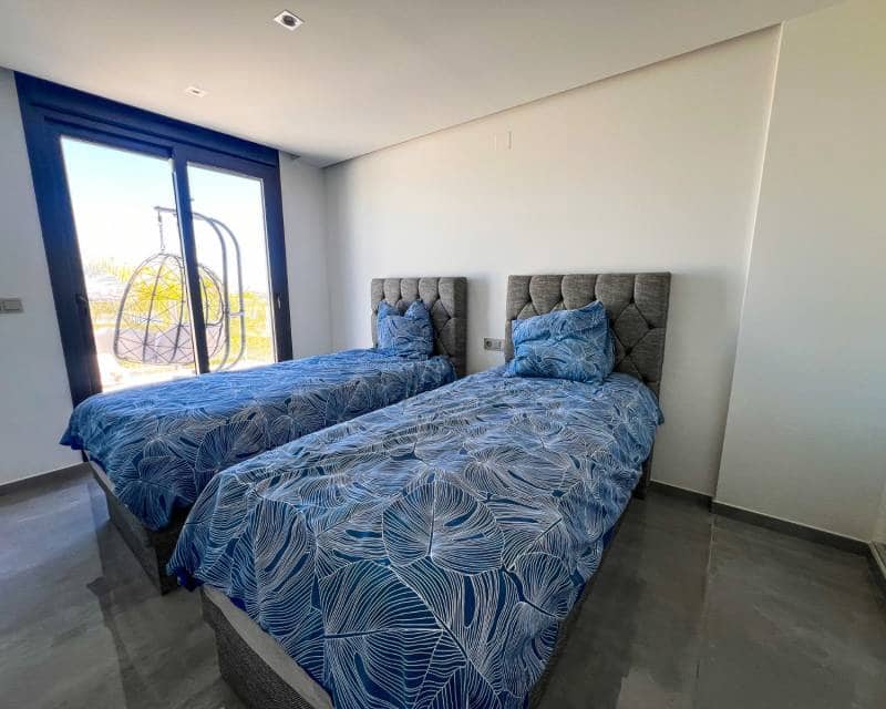 3 makuuhuone Huvila myytävänä paikassa Los Balcones mukana uima-altaan 
autotalli - 620 000 € (Ref: 9832772)