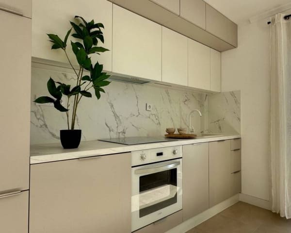 3 soveværelse Lejlighed til salg i Puerto Deportivo, Torrevieja - € 225.000 (Ref: 9836786)