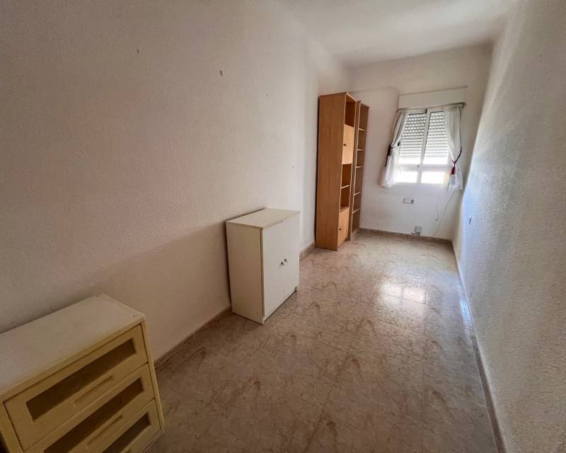 4 Zimmer Apartment zu verkaufen in Torrevieja mit Pool - 350.000 € (Ref: 9841327)