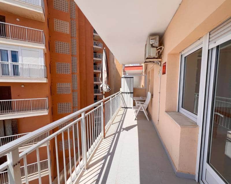 4 Zimmer Apartment zu verkaufen in Torrevieja mit Pool - 350.000 € (Ref: 9841327)
