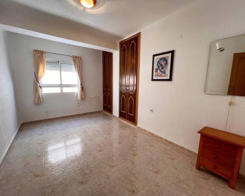 4 Zimmer Apartment zu verkaufen in Torrevieja mit Pool - 350.000 € (Ref: 9841327)