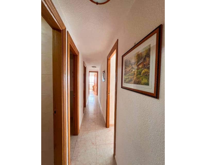 4 Zimmer Apartment zu verkaufen in Torrevieja mit Pool - 350.000 € (Ref: 9841327)