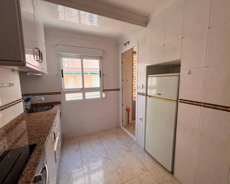 4 Zimmer Apartment zu verkaufen in Torrevieja mit Pool - 350.000 € (Ref: 9841327)