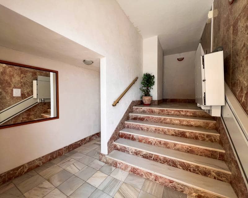 4 Zimmer Apartment zu verkaufen in Torrevieja mit Pool - 350.000 € (Ref: 9841327)