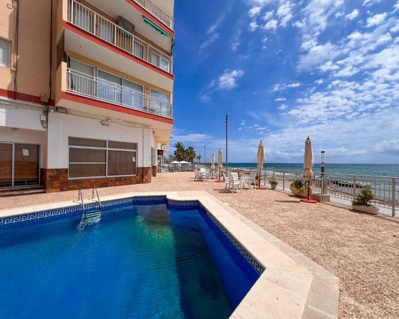 4 Zimmer Apartment zu verkaufen in Torrevieja mit Pool - 350.000 € (Ref: 9841327)