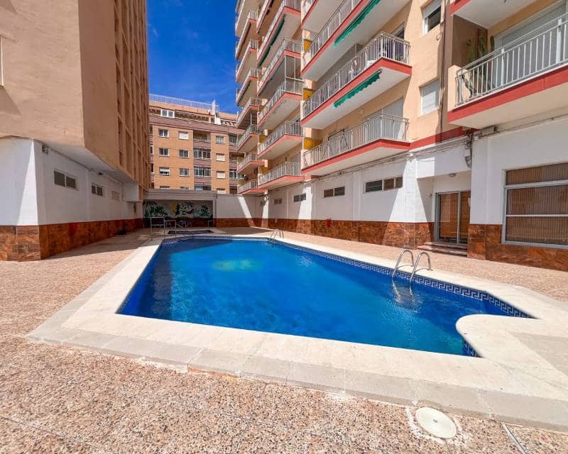 4 Zimmer Apartment zu verkaufen in Torrevieja mit Pool - 350.000 € (Ref: 9841327)