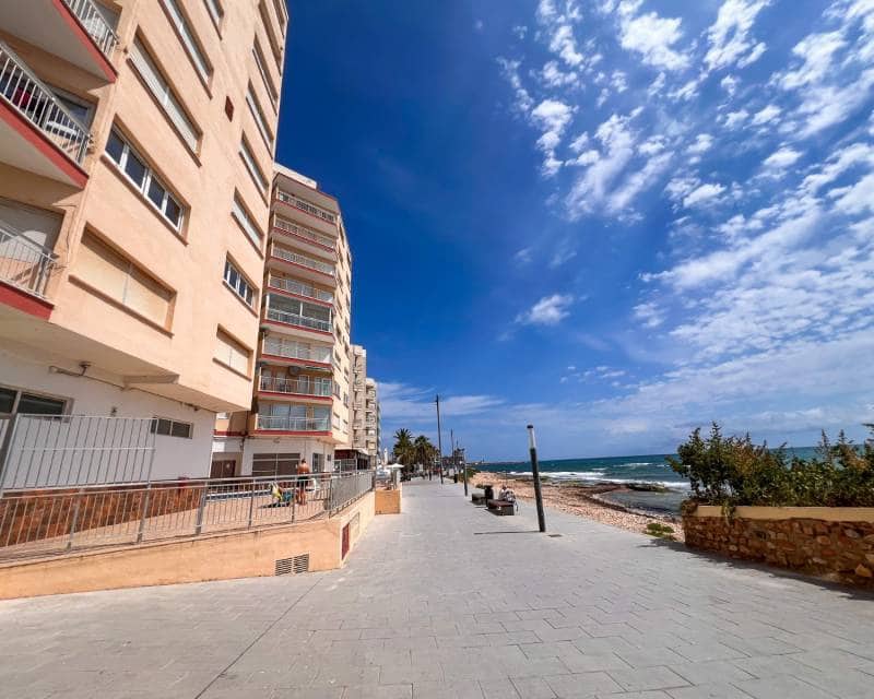 4 Zimmer Apartment zu verkaufen in Torrevieja mit Pool - 350.000 € (Ref: 9841327)