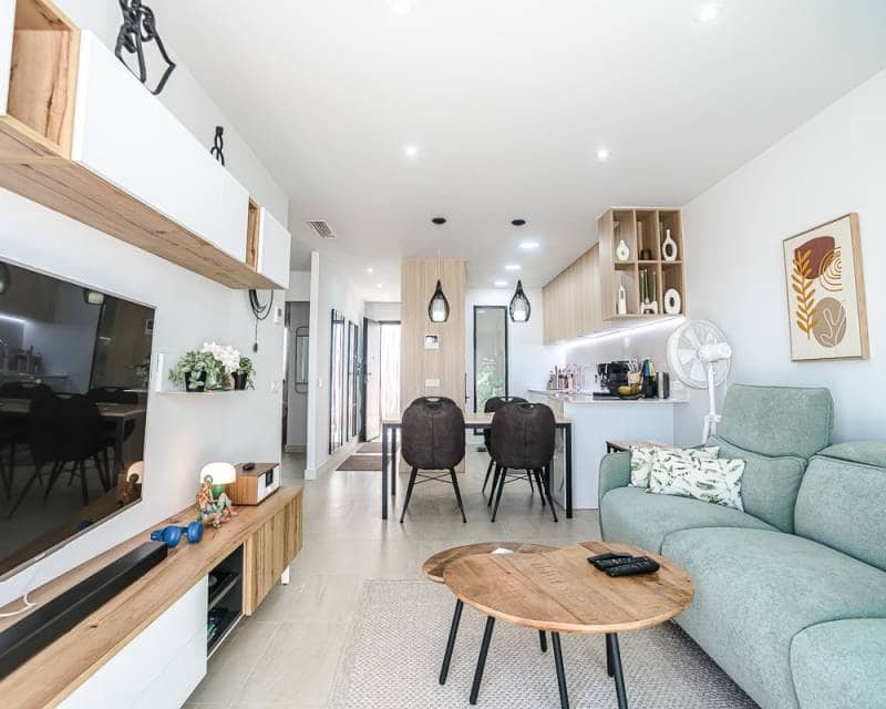 3 soverom Rekkehus til salgs i Los Balcones med svømmebasseng garasje - € 349 000 (Ref: 9841603)