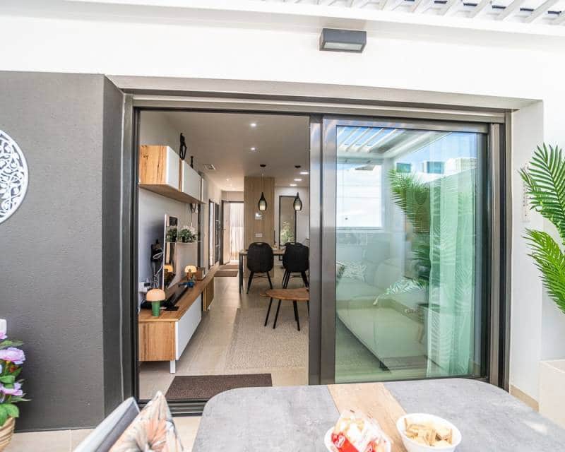 3 soverom Rekkehus til salgs i Los Balcones med svømmebasseng garasje - € 349 000 (Ref: 9841603)