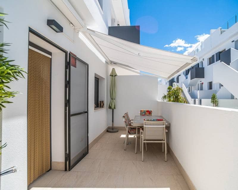 3 soverom Rekkehus til salgs i Los Balcones med svømmebasseng garasje - € 349 000 (Ref: 9841603)