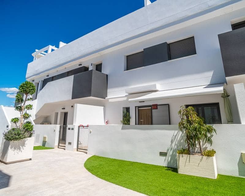 3 soverom Rekkehus til salgs i Los Balcones med svømmebasseng garasje - € 349 000 (Ref: 9841603)