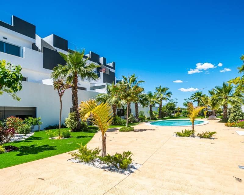 3 soverom Rekkehus til salgs i Los Balcones med svømmebasseng garasje - € 349 000 (Ref: 9841603)