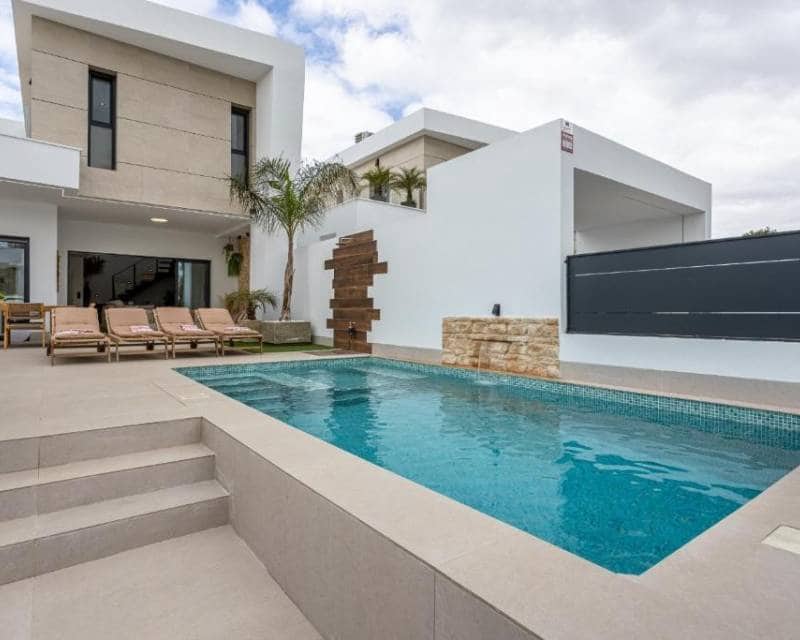 Chalet de 3 habitaciones en Dolores en venta con piscina garaje - 429.000 € (Ref: 9844259)
