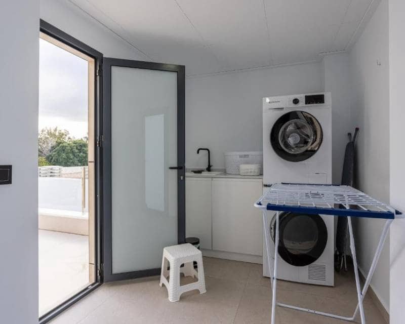 Chalet de 3 habitaciones en Dolores en venta con piscina garaje - 429.000 € (Ref: 9844259)