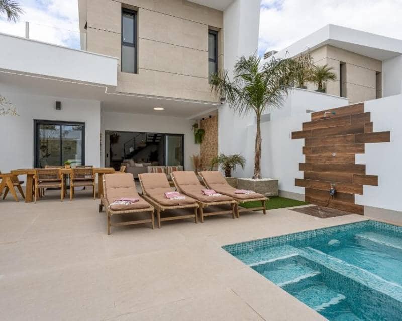 Chalet de 3 habitaciones en Dolores en venta con piscina garaje - 429.000 € (Ref: 9844259)