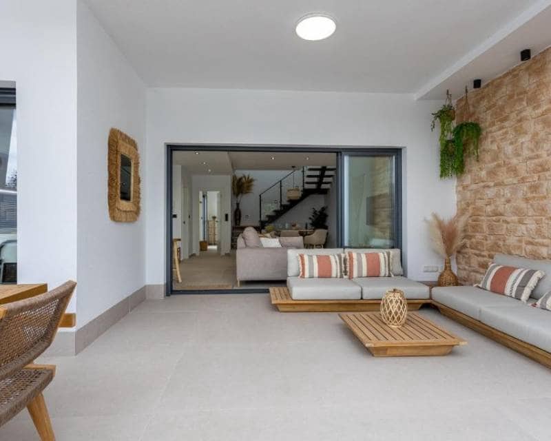Chalet de 3 habitaciones en Dolores en venta con piscina garaje - 429.000 € (Ref: 9844259)