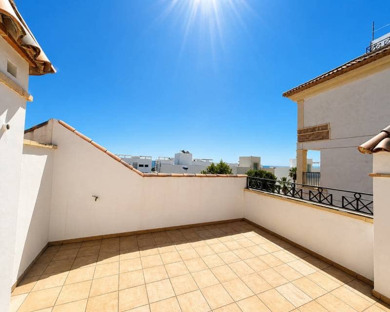 3 chambre Villa/Maison Mitoyenne à vendre à Guardamar del Segura avec piscine - 347 000 € (Ref: 9844578)