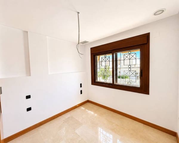 3 chambre Villa/Maison Mitoyenne à vendre à Los Secanos, Guardamar del Segura avec piscine - 347 000 € (Ref: 9844578)