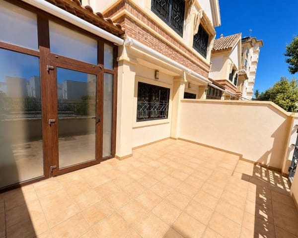3 chambre Villa/Maison Mitoyenne à vendre à Los Secanos, Guardamar del Segura avec piscine - 347 000 € (Ref: 9844578)