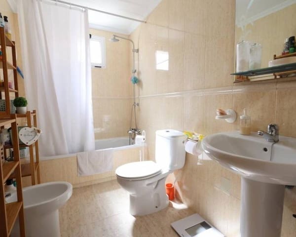 2 slaapkamer Appartement te koop in Los Europeos, Torrevieja met zwembad garage - € 240.000 (Ref: 9850179)