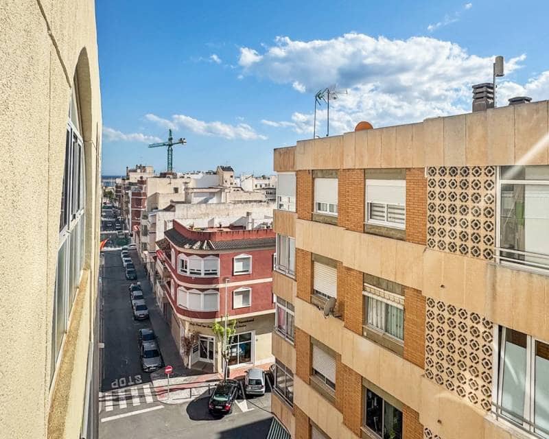 2 bedroom Apartment for sale in Torrevieja - € 155,000 (Ref: 9850413)