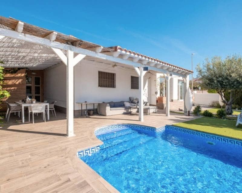 3 sypialnia Willa na sprzedaż w San Fulgencio z basenem garażem - 495 000 € (Ref: 9863456)