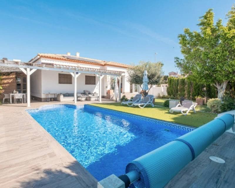 3 sypialnia Willa na sprzedaż w San Fulgencio z basenem garażem - 495 000 € (Ref: 9863456)