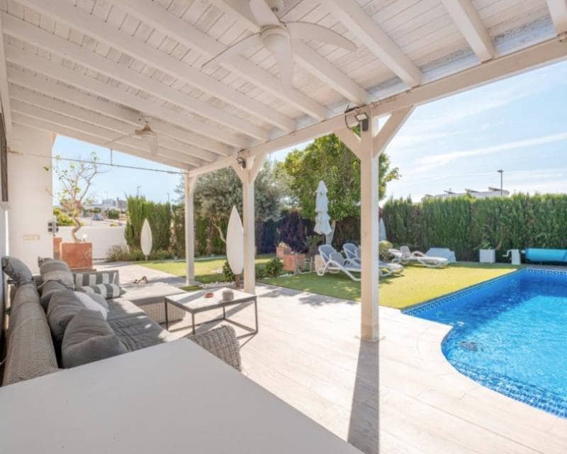 3 sypialnia Willa na sprzedaż w San Fulgencio z basenem garażem - 495 000 € (Ref: 9863456)