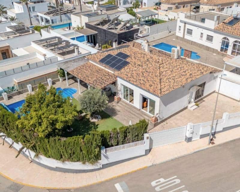 3 sypialnia Willa na sprzedaż w San Fulgencio z basenem garażem - 495 000 € (Ref: 9863456)