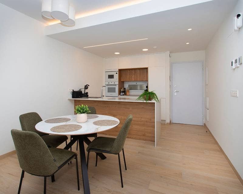 2 slaapkamer Penthouse te koop in El Raso met zwembad - € 325.000 (Ref: 9865569)