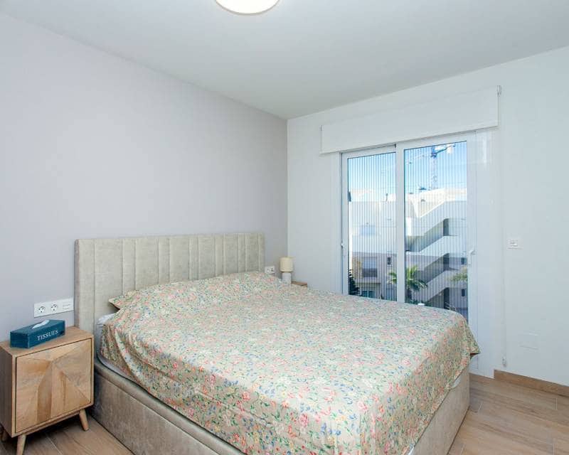 2 slaapkamer Penthouse te koop in El Raso met zwembad - € 325.000 (Ref: 9865569)