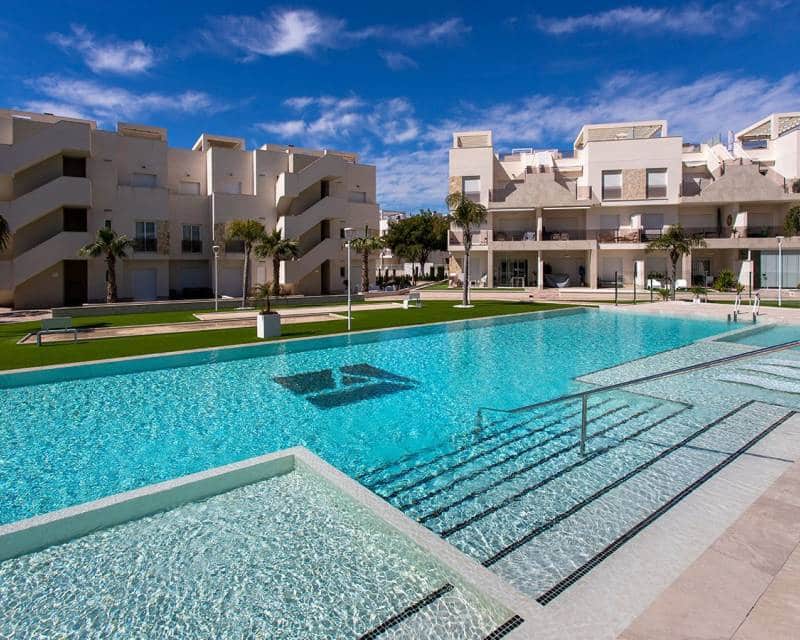 2 slaapkamer Penthouse te koop in El Raso met zwembad - € 325.000 (Ref: 9865569)