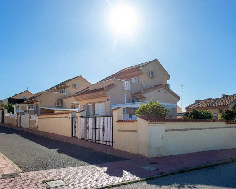 2 slaapkamer Villa te koop in Benijofar met zwembad garage - € 259.900 (Ref: 9866111)