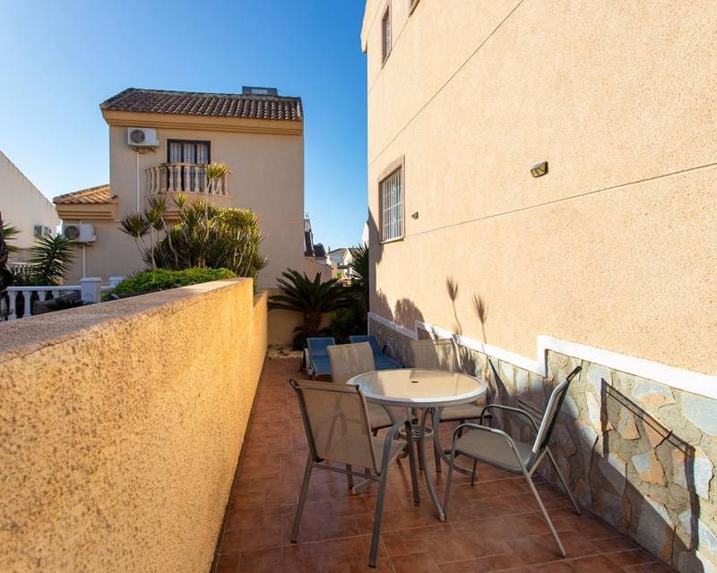 2 slaapkamer Villa te koop in Benijofar met zwembad garage - € 259.900 (Ref: 9866111)