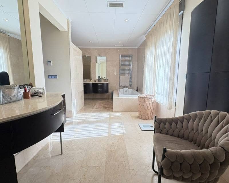 5 sypialnia Willa na sprzedaż w Miasto Murcja z basenem garażem - 1 300 000 € (Ref: 9867600)