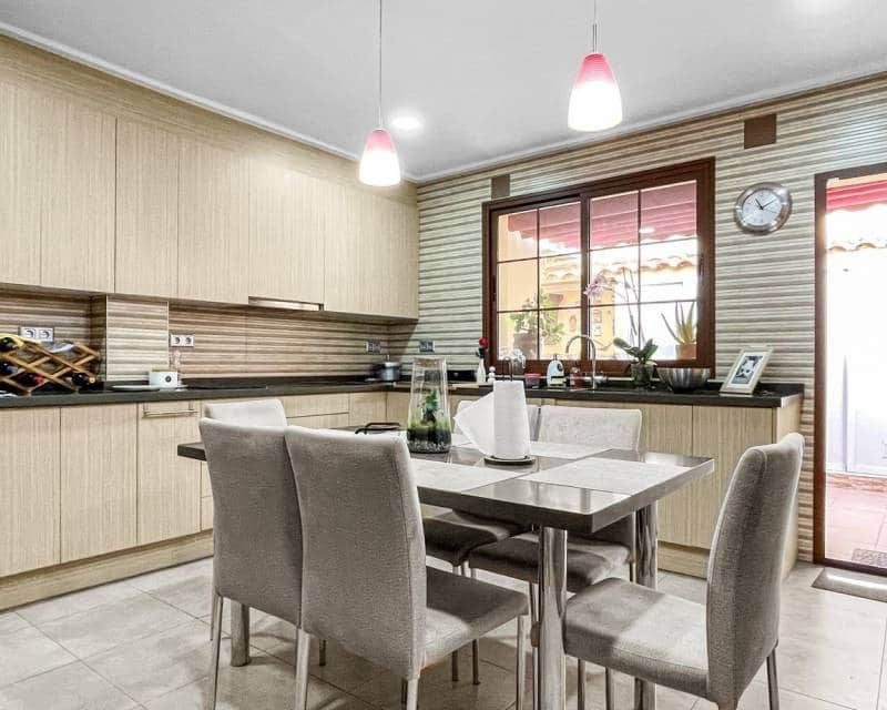 3 soverom Rekkehus til salgs i Los Balcones med garasje - € 320 000 (Ref: 9874038)