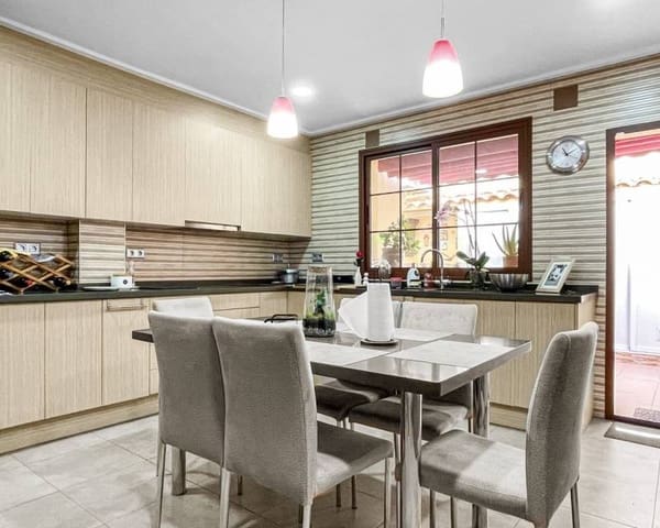 3 soverom Rekkehus til salgs i Los Balcones med garasje - € 320 000 (Ref: 9874038)