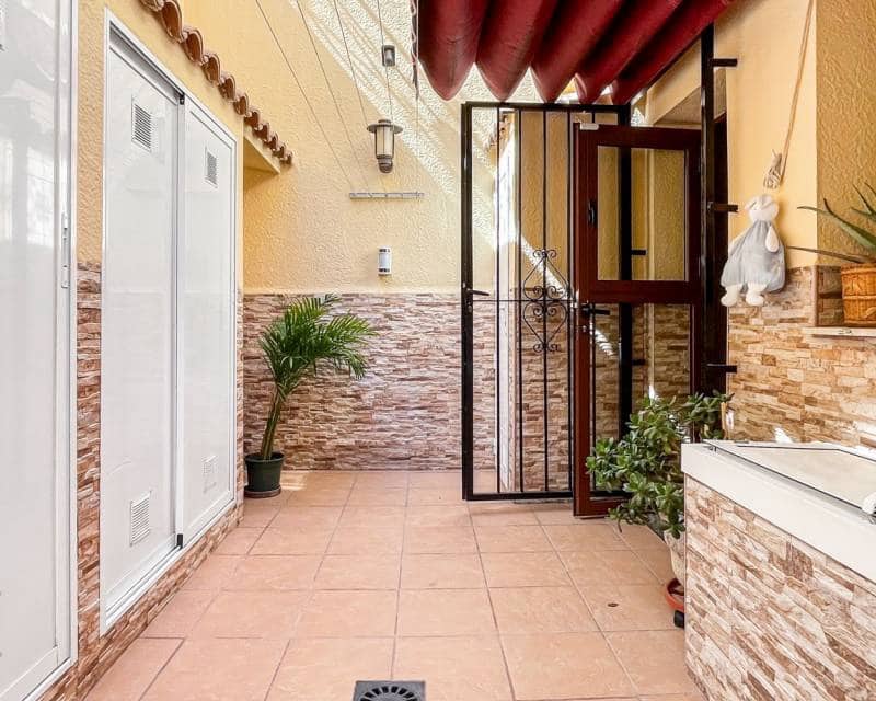 3 soverom Rekkehus til salgs i Los Balcones med garasje - € 320 000 (Ref: 9874038)