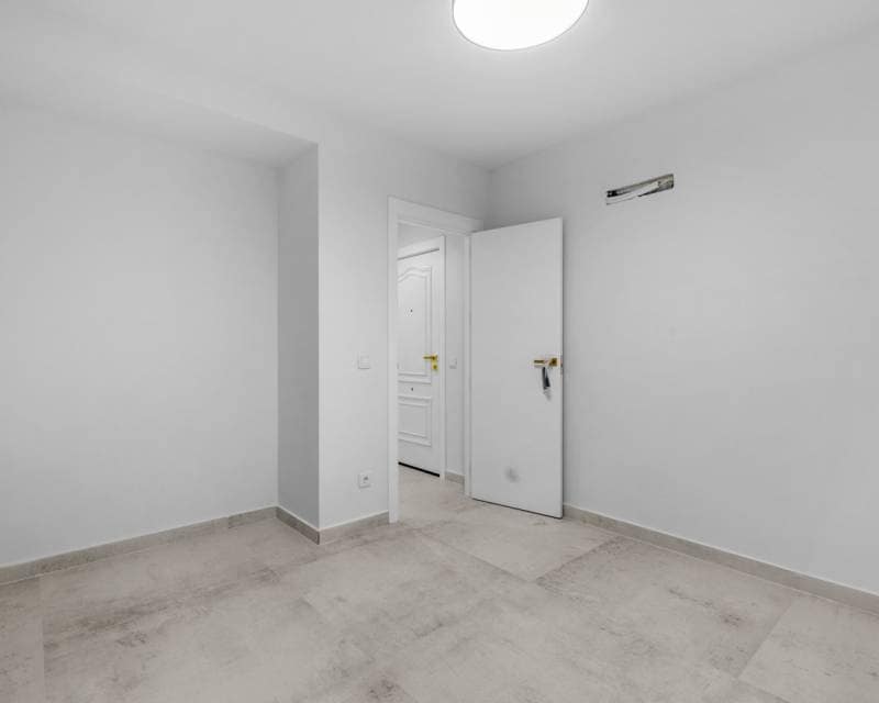 3 soverom Leilighet til salgs i Torrevieja - € 275 000 (Ref: 9875428)