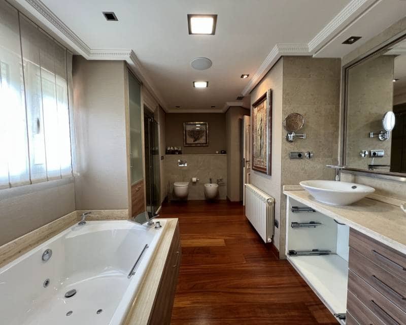 5 bedroom Villa for sale in Cabo de las Huertas with pool garage - € 2,450,000 (Ref: 9882636)
