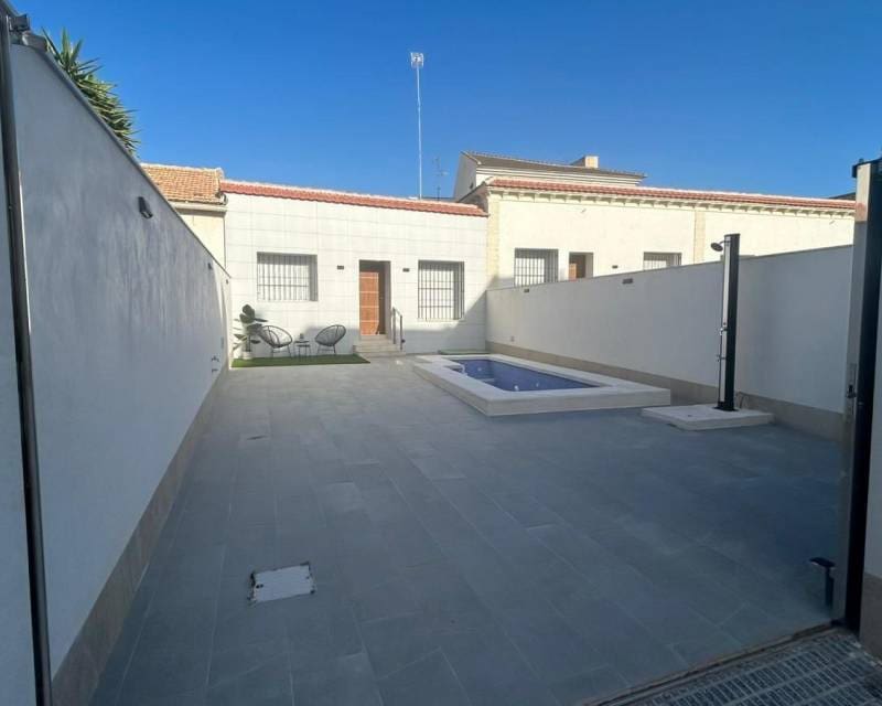 3 bedroom Terraced Villa for sale in San Javier with pool garage - € 270,000 (Ref: 9889396)