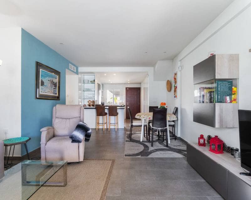 2 soveværelse Byhus til salg i Torrevieja med swimmingpool garage - € 265.000 (Ref: 9890994)