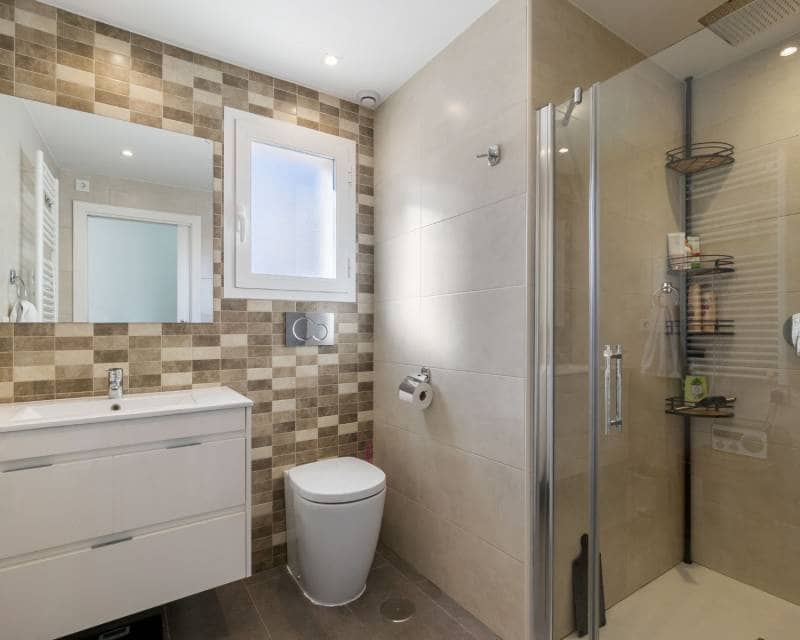 2 soveværelse Byhus til salg i Torrevieja med swimmingpool garage - € 265.000 (Ref: 9890994)
